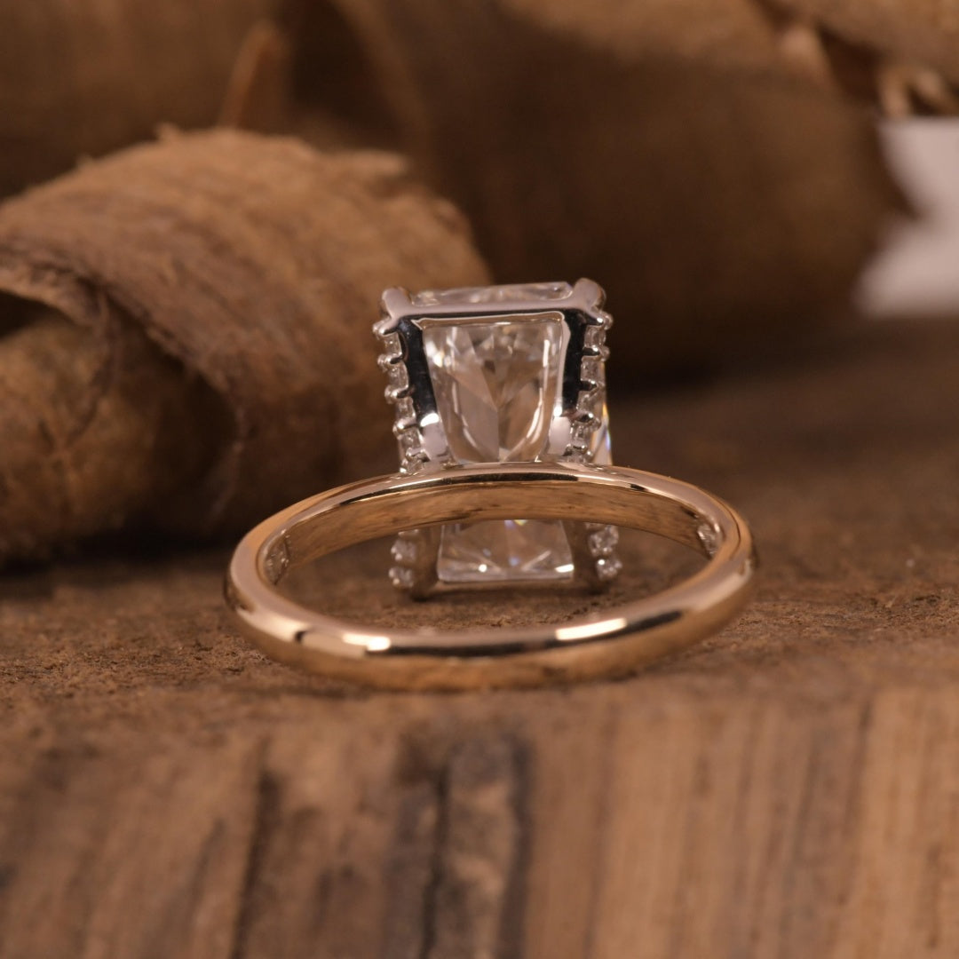 18K Gold Lab Grown Diamond CVD 4.5CT Radiant-Cut Halo Anniversary Ring