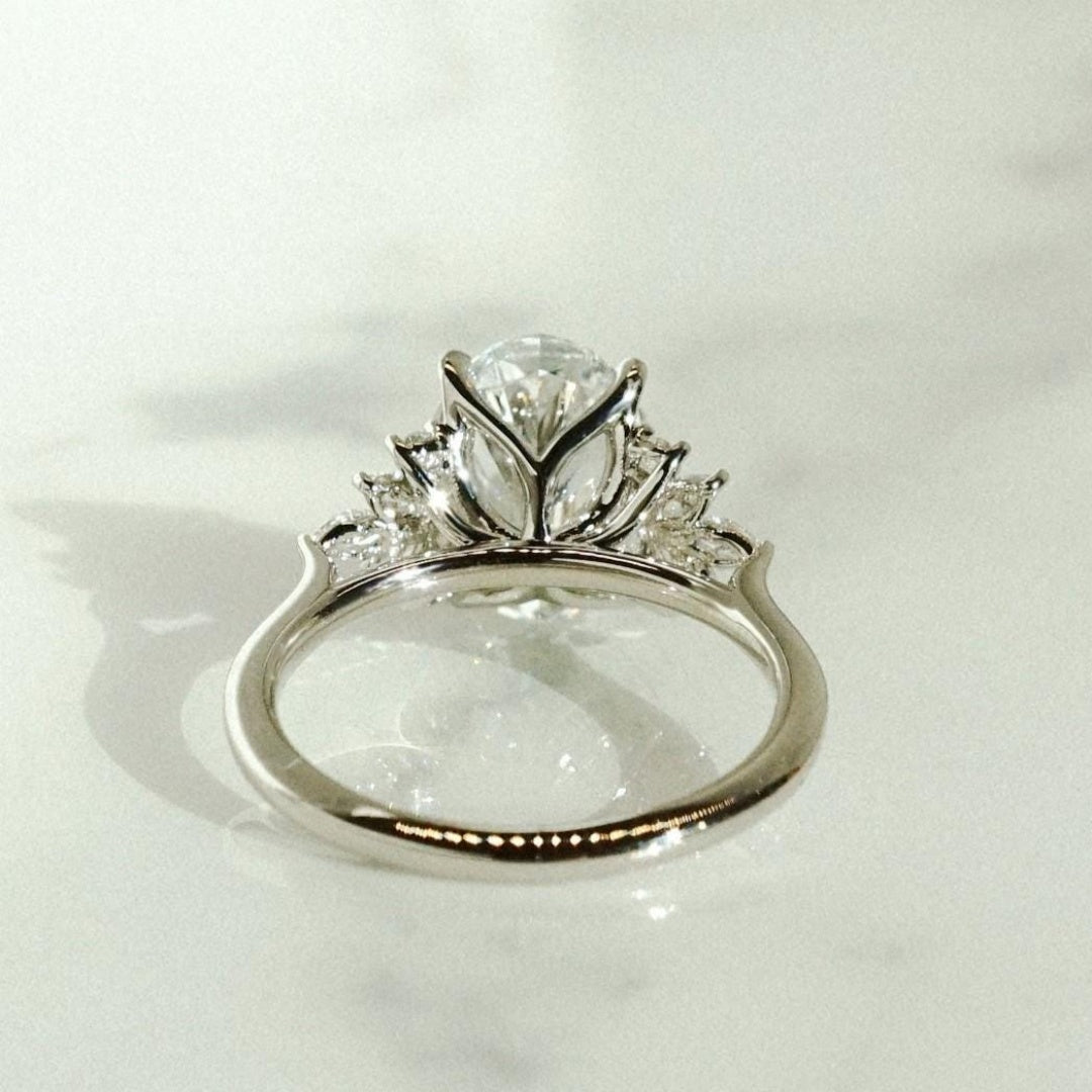 14K Gold Lab Grown Diamond CVD 3CT Oval-Cut Sunflower Design Niche and Unique Ring