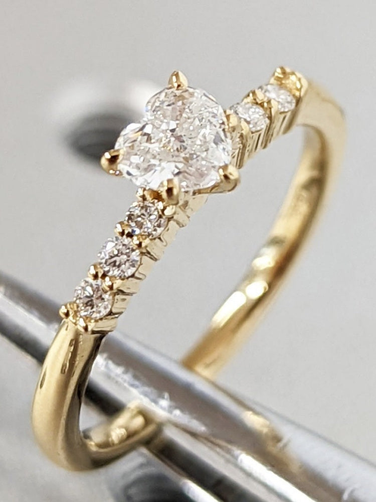 18K Gold Lab Grown Diamond CVD 1CT Heart-Cut Wedding Ring