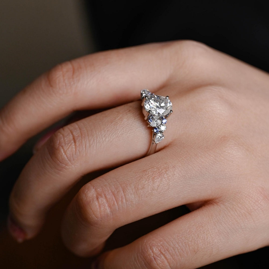 10K Gold Lab Grown Diamond CVD 2CT Oval-Cut Simple and Stylish Anniversary Ring