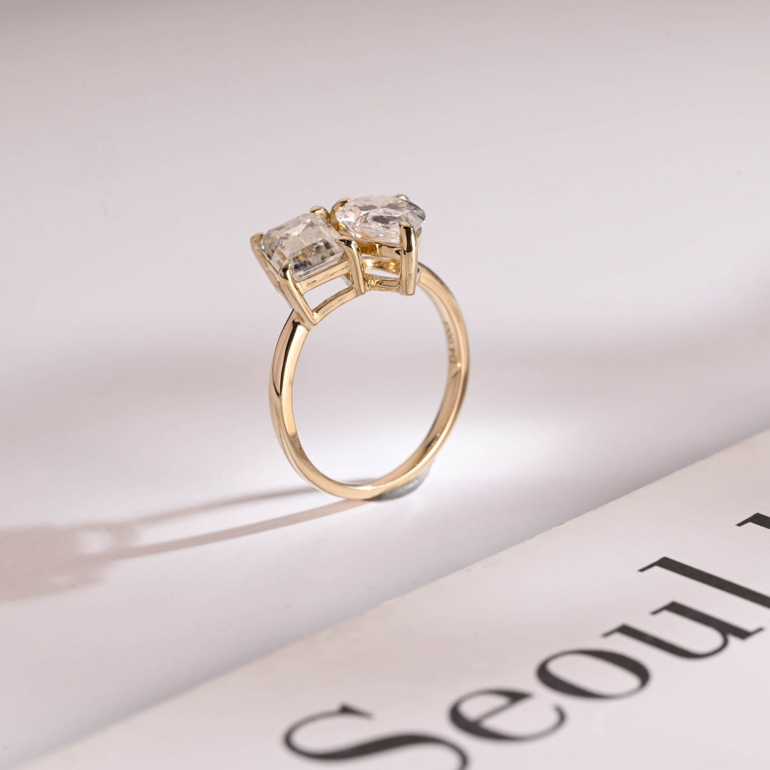 18K Gold Lab Grown Diamond CVD Toi et Moi Emerald & Pear Cut Anniversary Ring