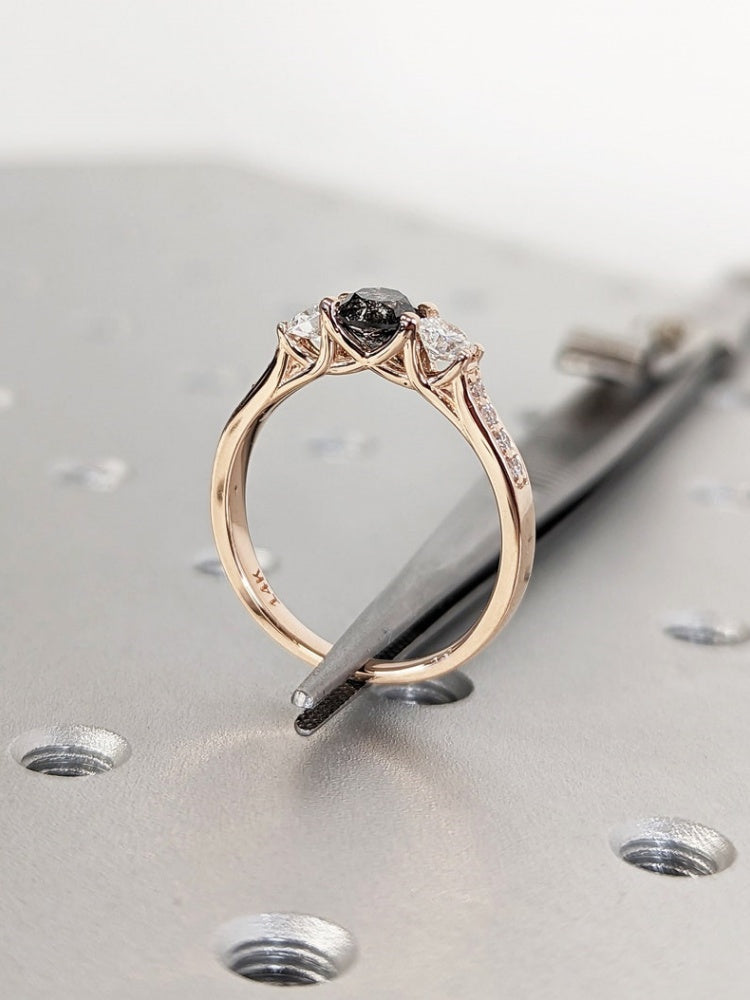 18k Gold Natural Salt Stone 1CT Round-Cut Unique Vintage Three Stone Engagement Ring