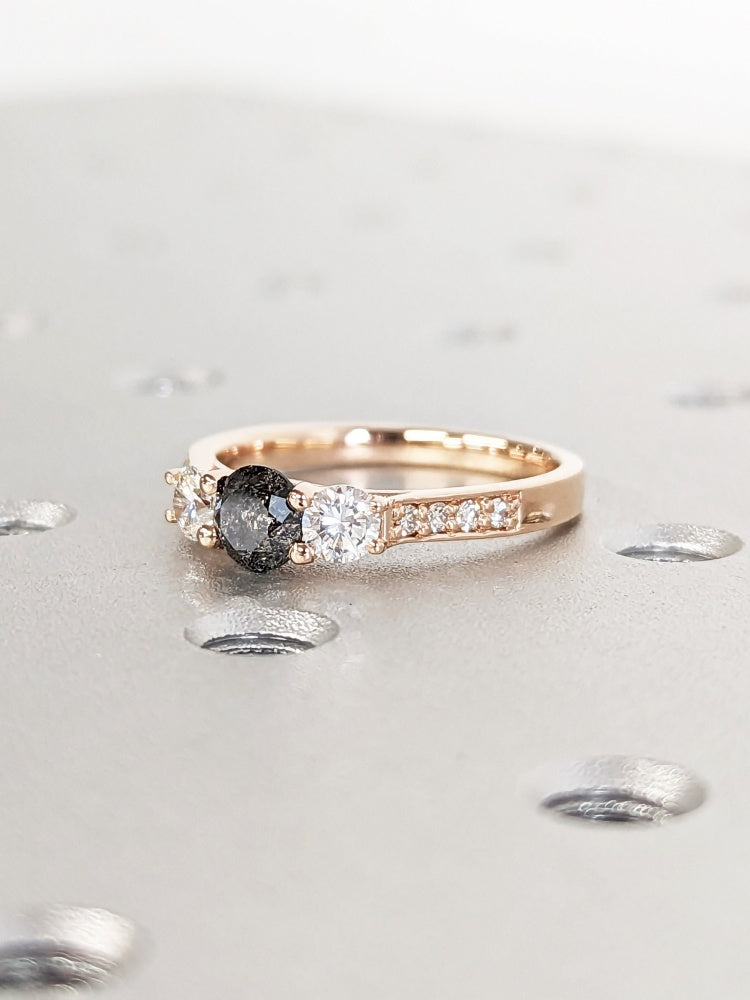18k Gold Natural Salt Stone 1CT Round-Cut Unique Vintage Three Stone Engagement Ring