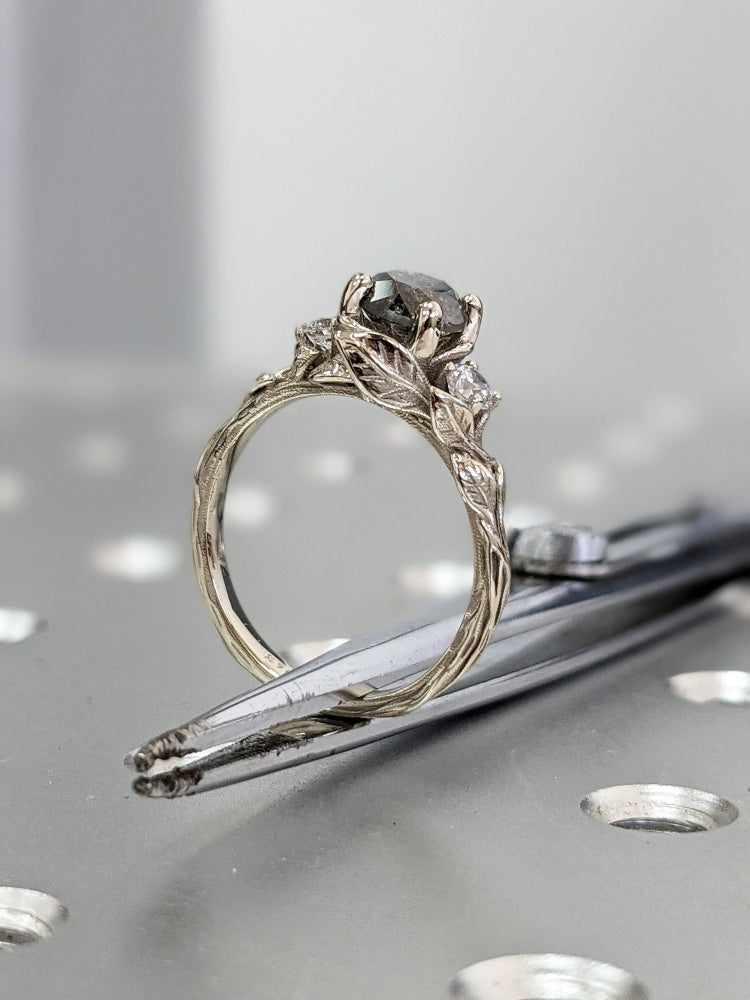18k Gold Natural Salt Stone 1CT Round-Cut with Leaf and Branch Engraving Anniversary Ring