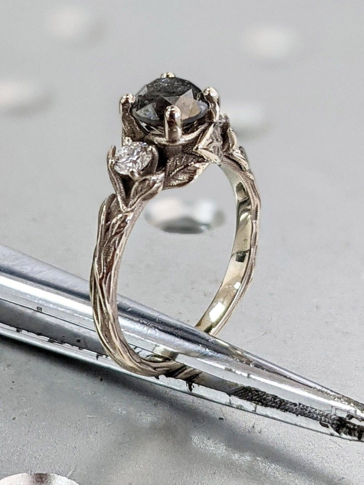 18k Gold Natural Salt Stone 1CT Round-Cut with Leaf and Branch Engraving Anniversary Ring