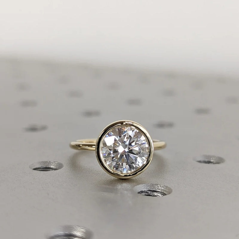 18k Gold Lab Grown Diamond CVD 3CT Round-Cut Solitaire Bezel Ring