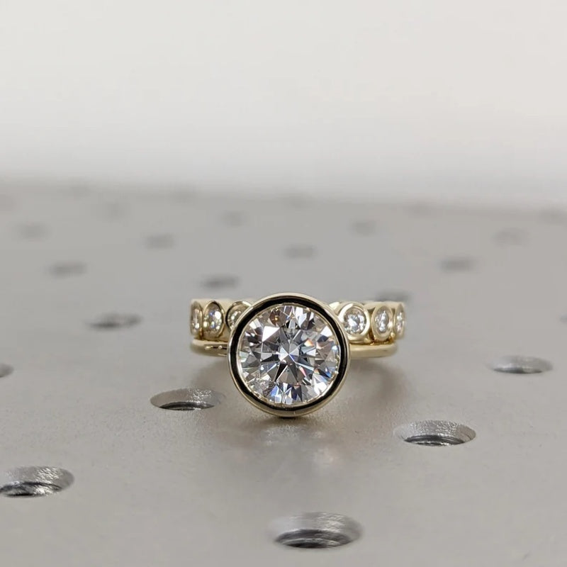 18k Gold Lab Grown Diamond CVD 3CT Round-Cut Solitaire Bezel Ring
