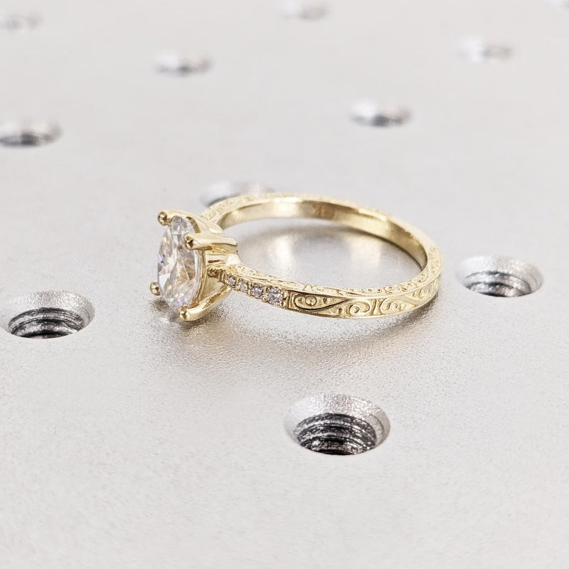 18k Gold Lab Grown Diamond CVD 2CT Oval-Cut Oval Engagement Tapered Band Wedding Ring