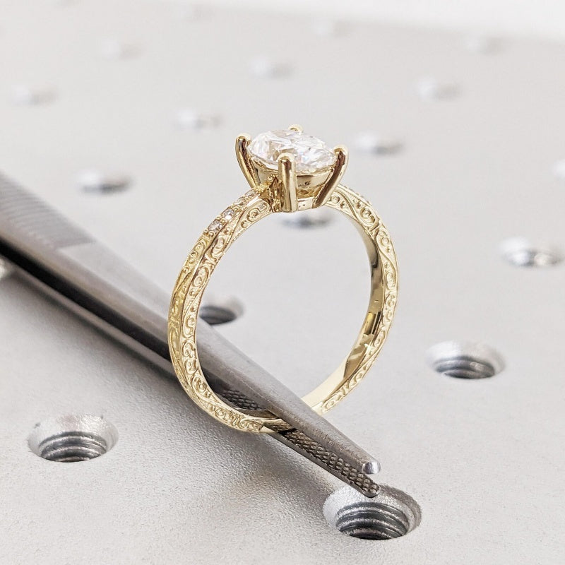 18k Gold Lab Grown Diamond CVD 2CT Oval-Cut Oval Engagement Tapered Band Wedding Ring