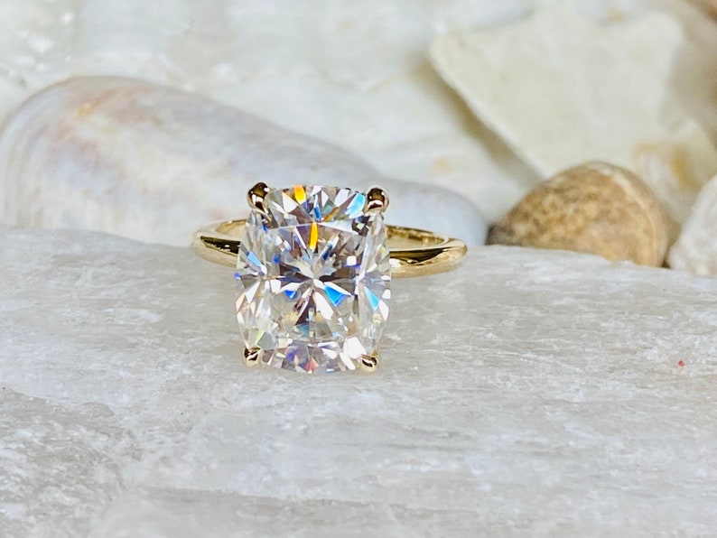 10K Gold Lab Grown Diamond CVD 4CT Cushion-Cut Luxury Engagement Ring
