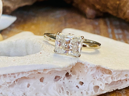 10K Gold Lab Grown Diamond CVD 2CT Radiant-Cut Niche Luxury Style Engagement Ring