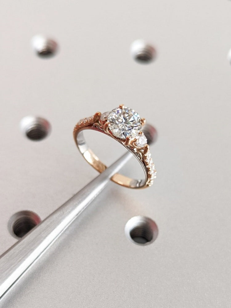 18K Gold Lab Grown Diamond CVD 2CT Roud-Cut Two Tone Anniversary Ring