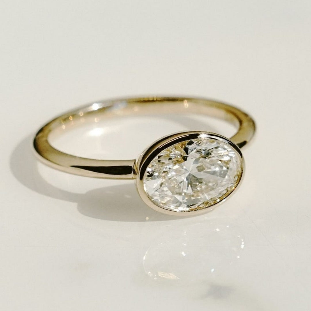 18K Gold Lab Grown Diamond CVD 1CT Oval-Cut Bezel Setting Promise Ring