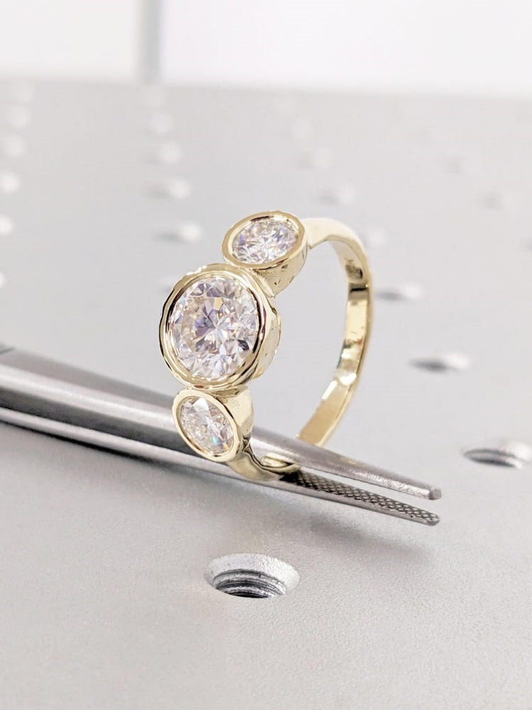 18K Gold Lab Grown Diamond CVD Three Round-Cut Stone Anniversary Ring
