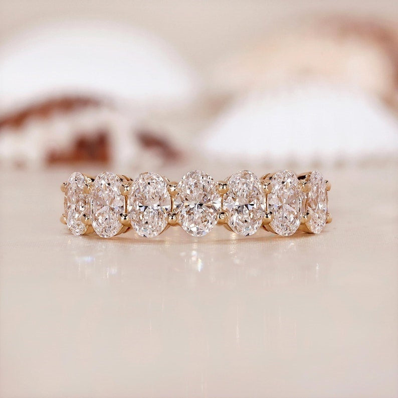 18k Gold Lab Grown Diamond CVD Oval-Cut Seven Stones Wedding Band