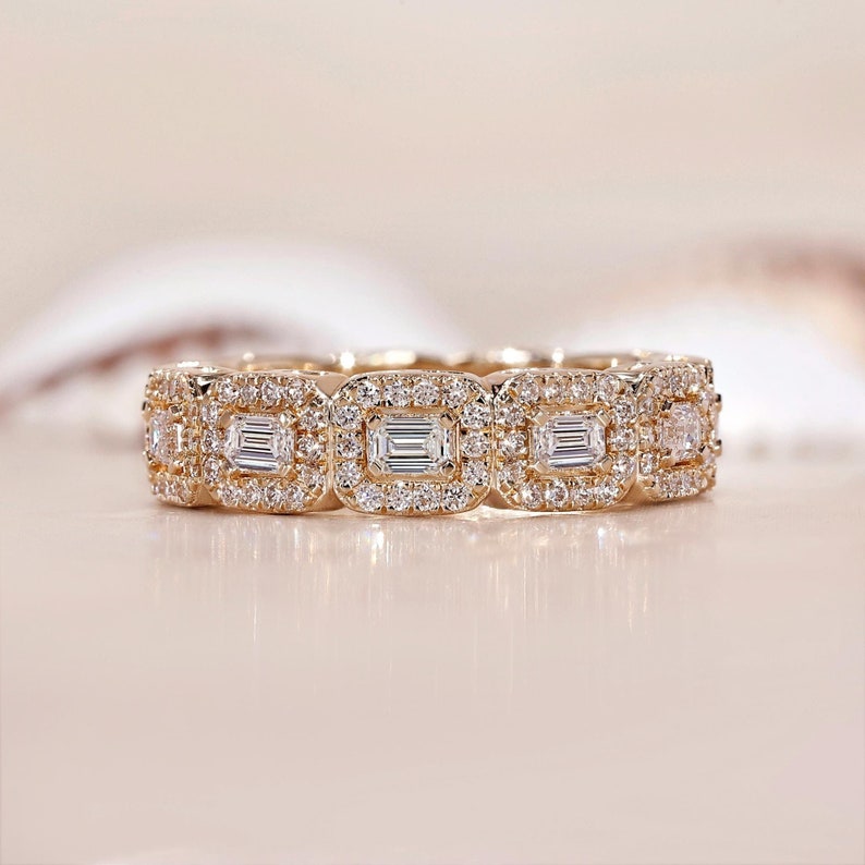 18k Gold Lab Grown Diamond CVD Vintage Halo Anniversary Ring