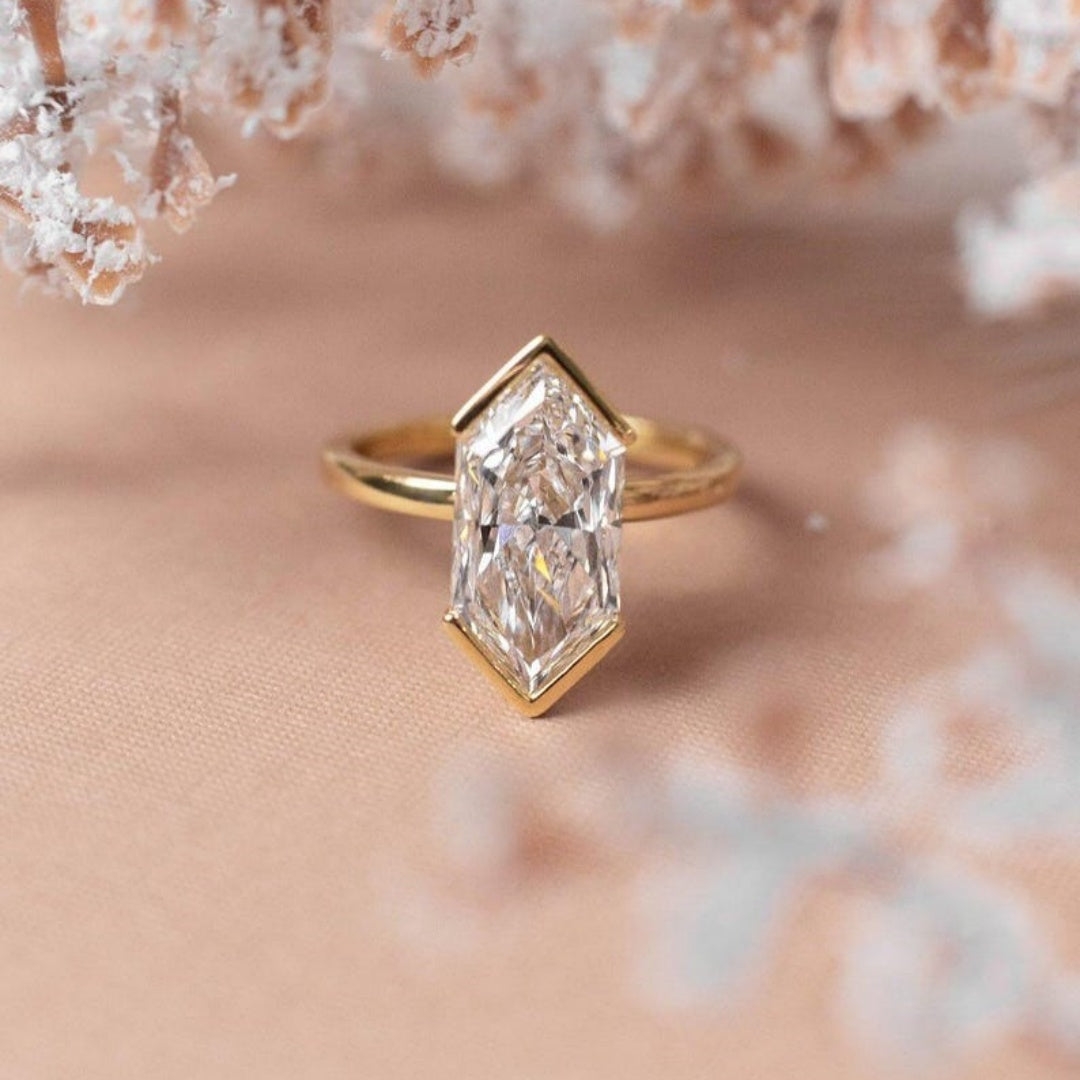 18K Gold Lab Grown Diamond CVD 1.5CT Oval-Cut Half Bezel Dutch Marquise Solitaire Engagement Ring
