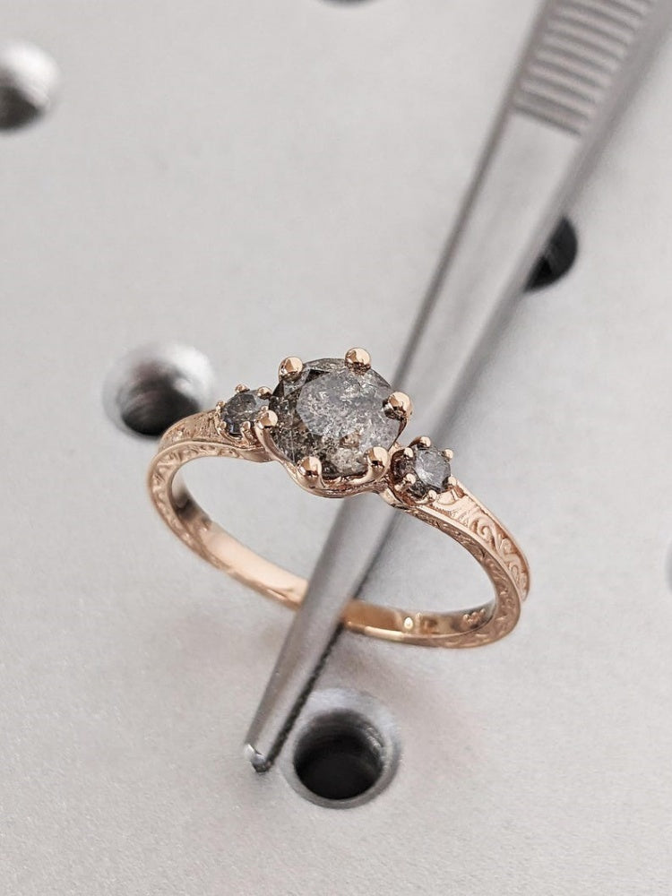 18k Gold Raw Salt and Pepper Diamond 1CT Round-Cut Multi Stone Galaxy Diamond Ring