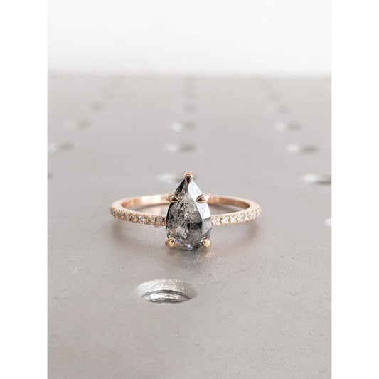 18k Gold Natural Salt Stone 1.5CT Pear-Cut Half Eternity Diamond Ring