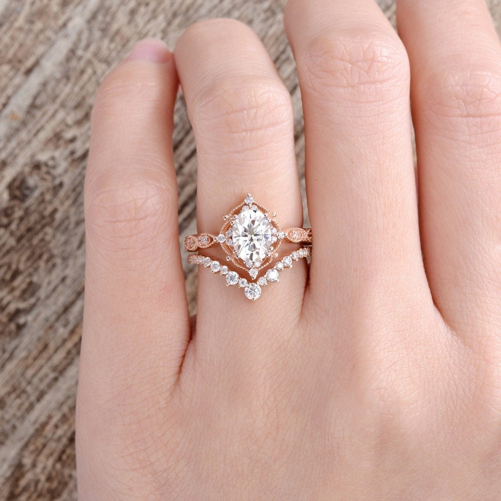 14K Gold Lab Grown Diamond CVD 1.5CT Oval-Cut Art Deco Milgrain Vine Vintage Ring Set