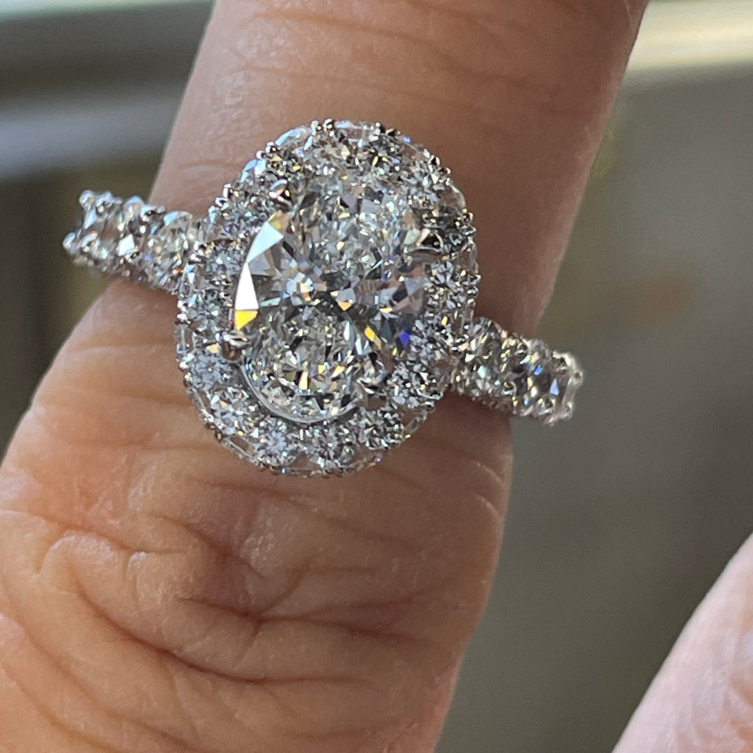 14K Gold Lab Grown Diamond CVD 2CT Oval-Cut Halo Luxury Engagement Ring