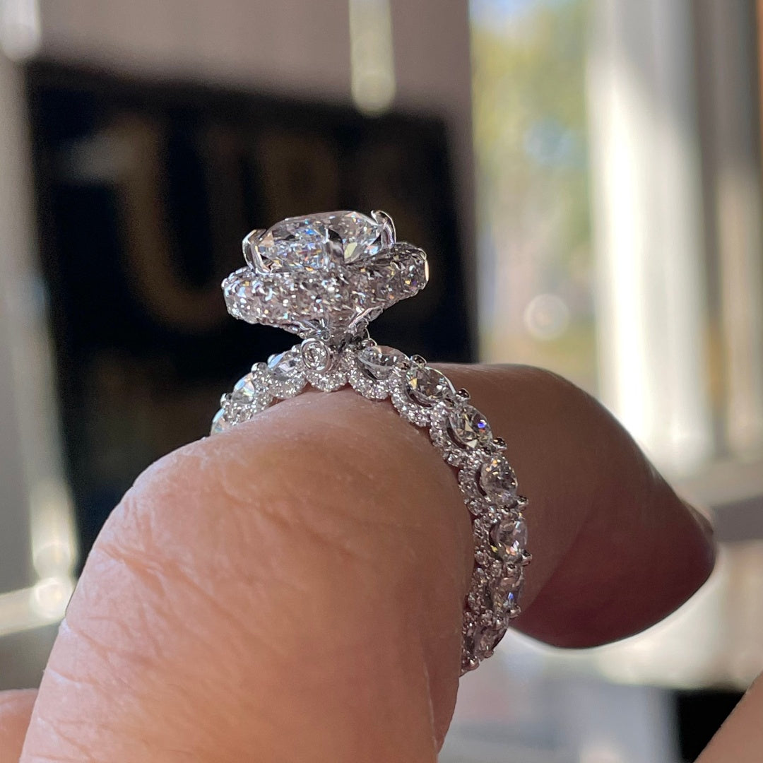 14K Gold Lab Grown Diamond CVD 2CT Oval-Cut Halo Luxury Engagement Ring