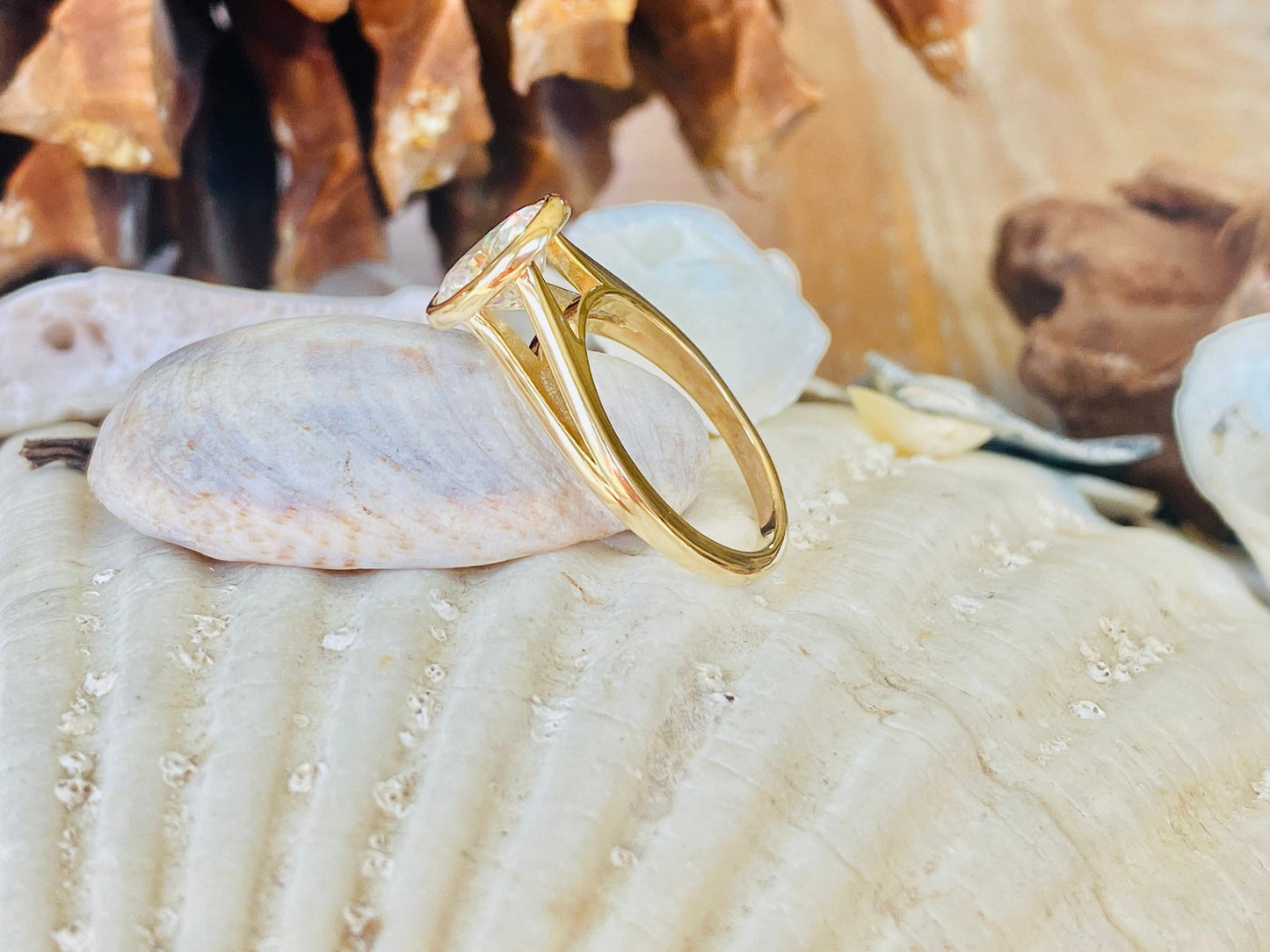 18k Gold Lab Grown Diamond CVD 2CT Oval-Cut Bezel Split Shank Engagement Ring