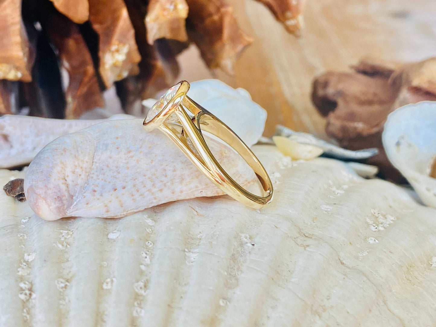 10K Gold Lab Grown Diamond CVD 2CT Oval-Cut Bezel Split Shank Promise Ring