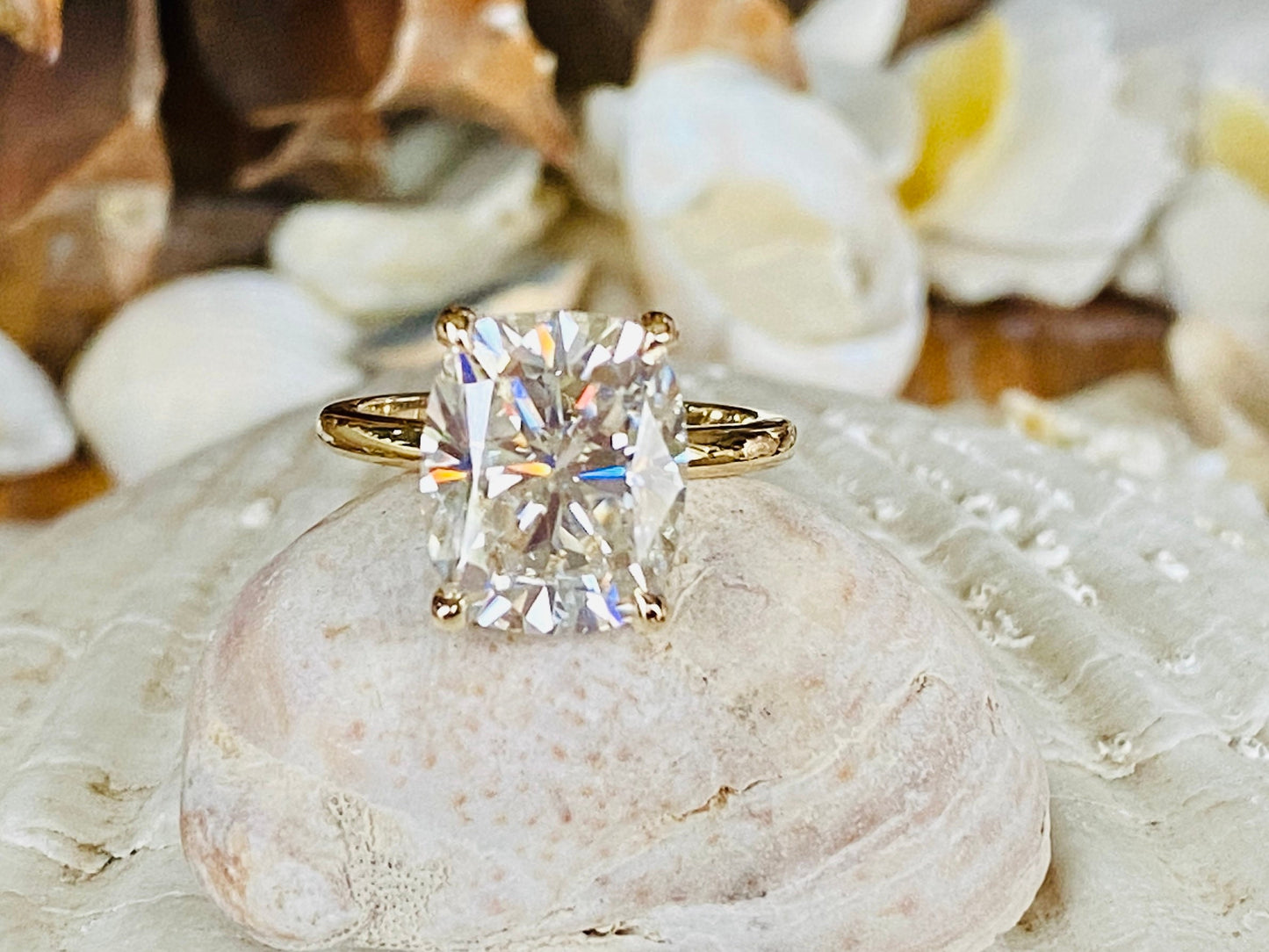 18k Gold Lab Grown Diamond CVD 5CT Elongated Cushion-Cut Hidden Halo Engagement Ring