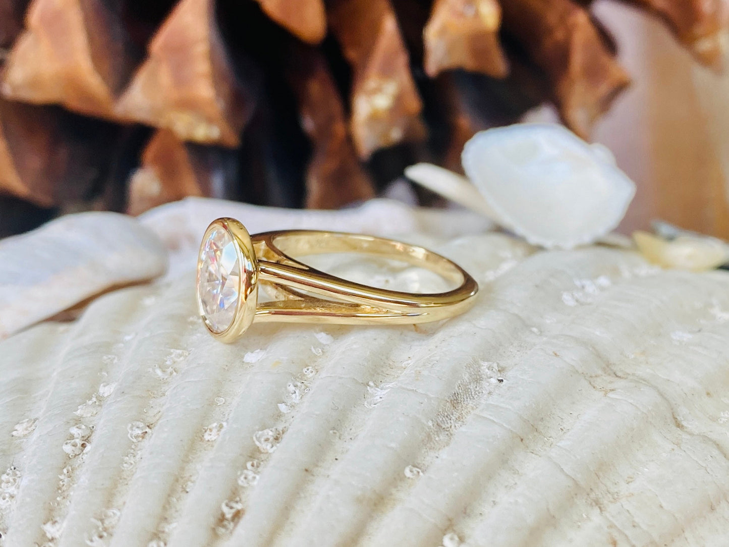 18k Gold Lab Grown Diamond CVD 2CT Oval-Cut Bezel Split Shank Engagement Ring