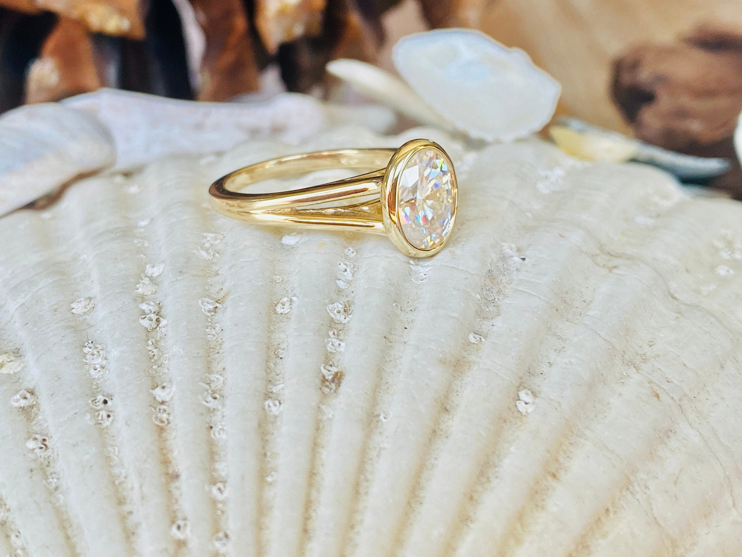 18k Gold Lab Grown Diamond CVD 2CT Oval-Cut Bezel Split Shank Engagement Ring