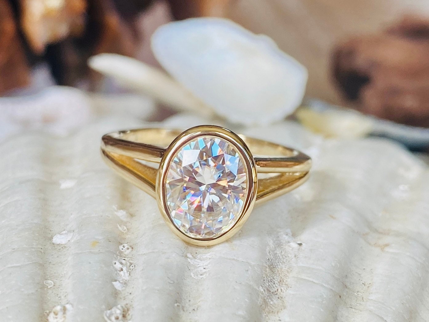 18k Gold Lab Grown Diamond CVD 2CT Oval-Cut Bezel Split Shank Engagement Ring