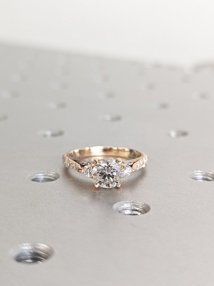 18K Gold Lab Grown Diamond CVD 2CT Roud-Cut Two Tone Anniversary Ring