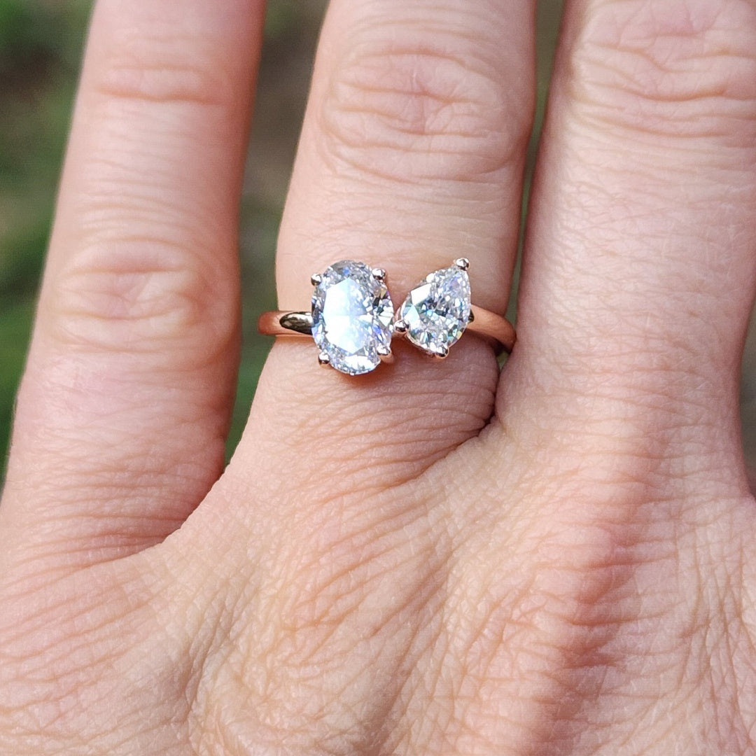 18K Gold Lab Grown Diamond CVD Oval and Pear-Cut Toi Et Moi Ring Perfect Gift For Her