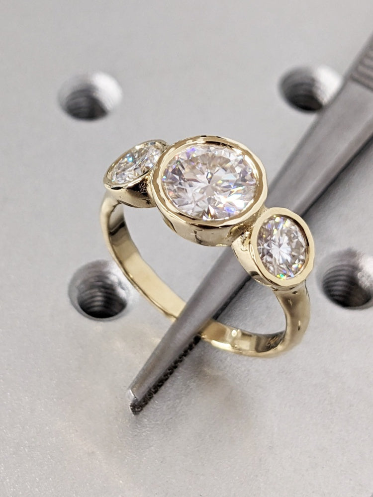 18K Gold Lab Grown Diamond CVD Three Round-Cut Stone Anniversary Ring