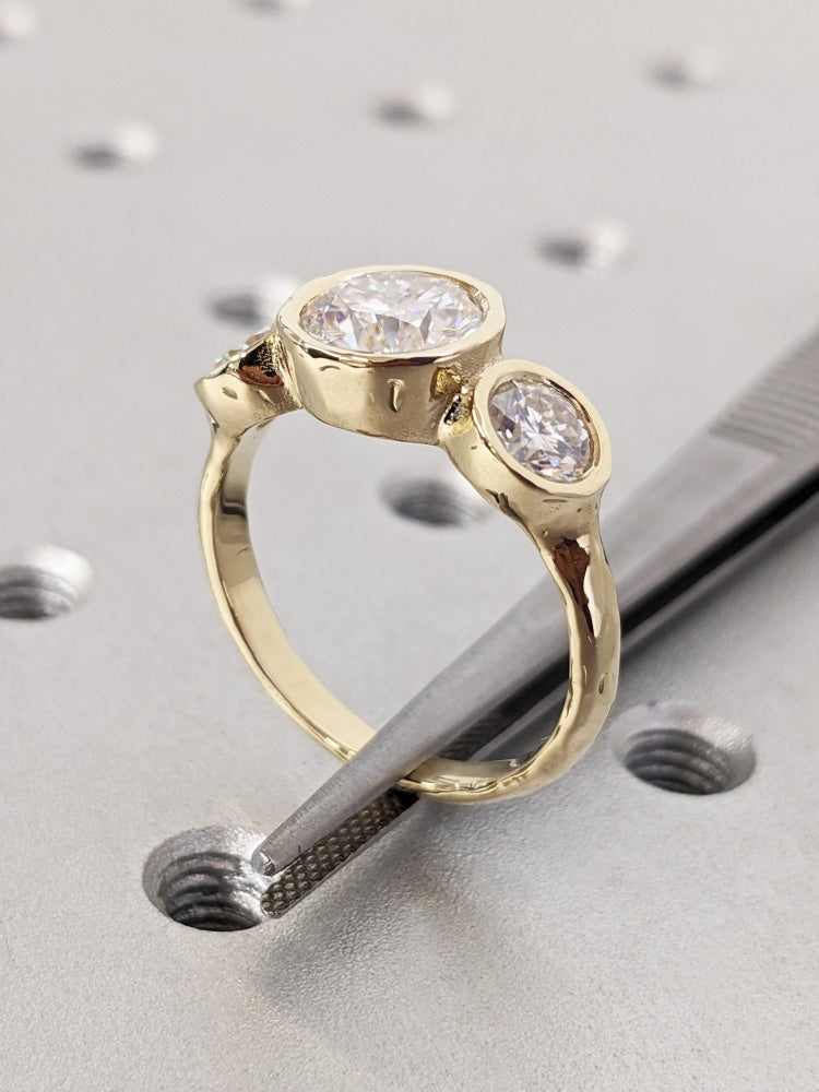 18K Gold Lab Grown Diamond CVD Three Round-Cut Stone Anniversary Ring
