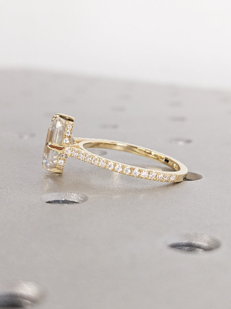 18K Lab Grown Diamond CVD 3CT Emerald-Cut Vintage Wedding Promise Ring