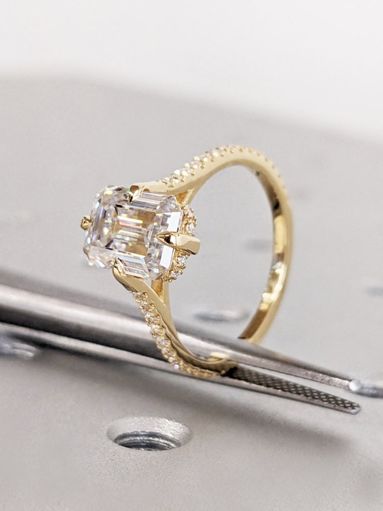 18K Lab Grown Diamond CVD 3CT Emerald-Cut Vintage Wedding Promise Ring
