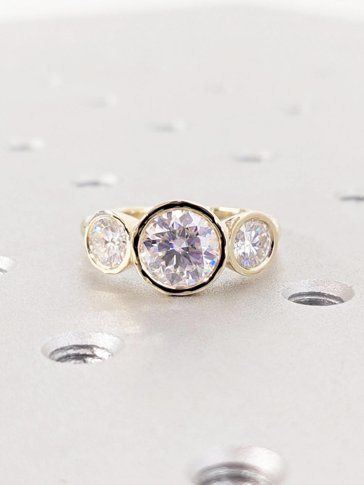 18K Gold Lab Grown Diamond CVD Three Round-Cut Stone Anniversary Ring