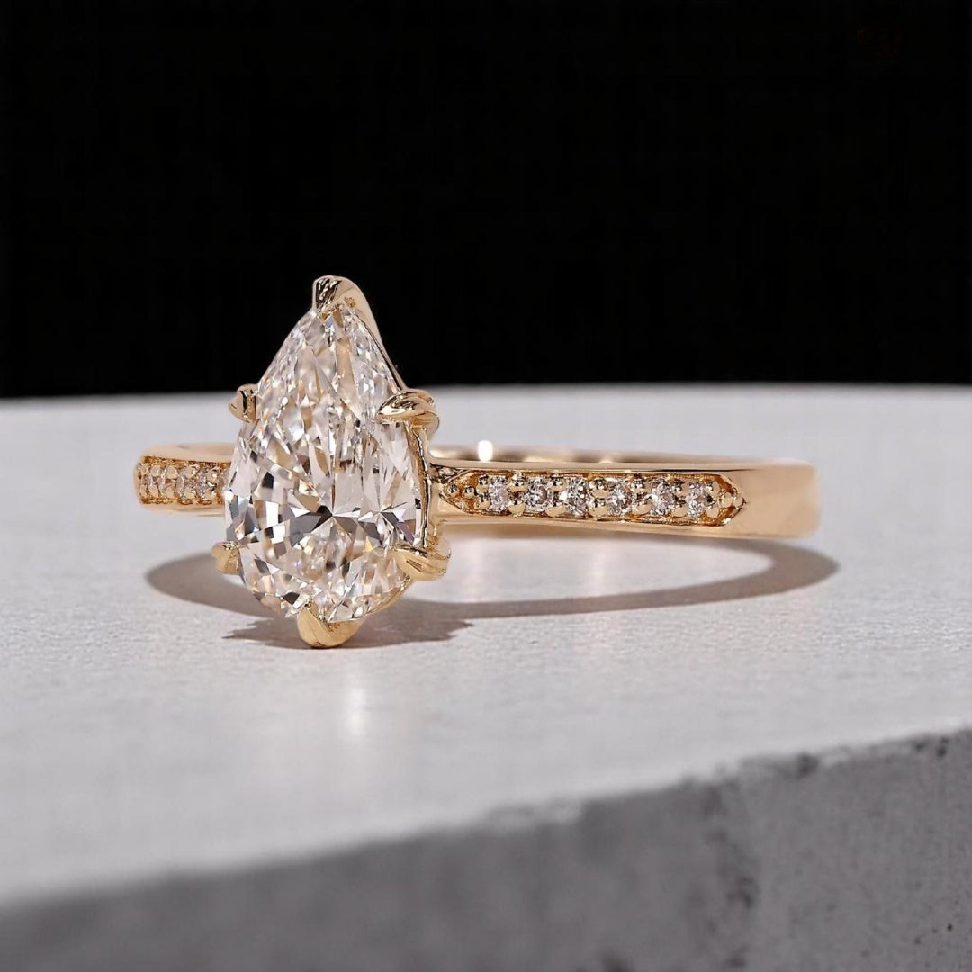 18K Gold Lab Grown Diamond CVD 3CT Pear-Cut Cathedral Setting Wedding Ring