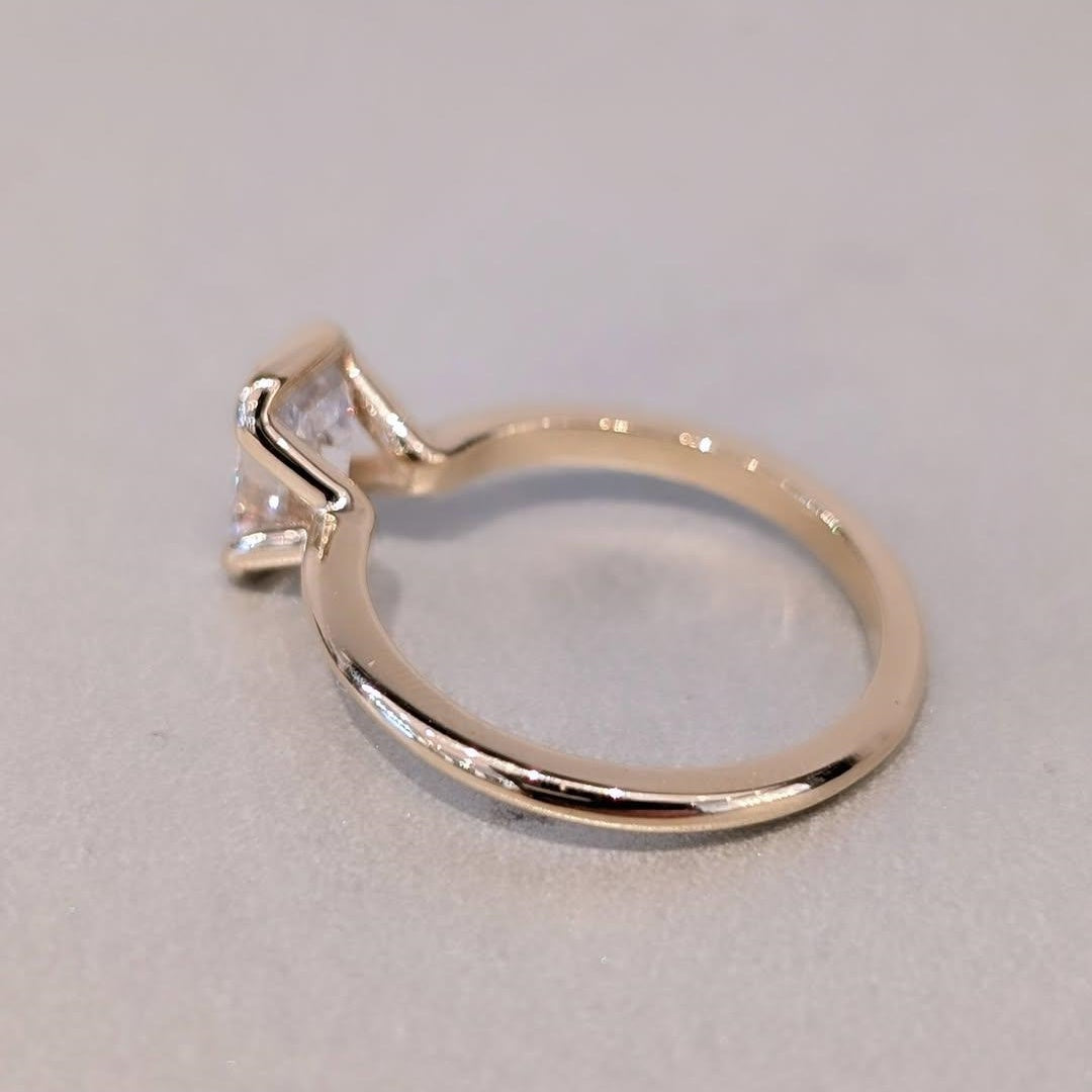 18K Gold Lab Grown Diamond CVD 1.5CT Emerald-Cut Half Bezel Ring For Birthday Gift