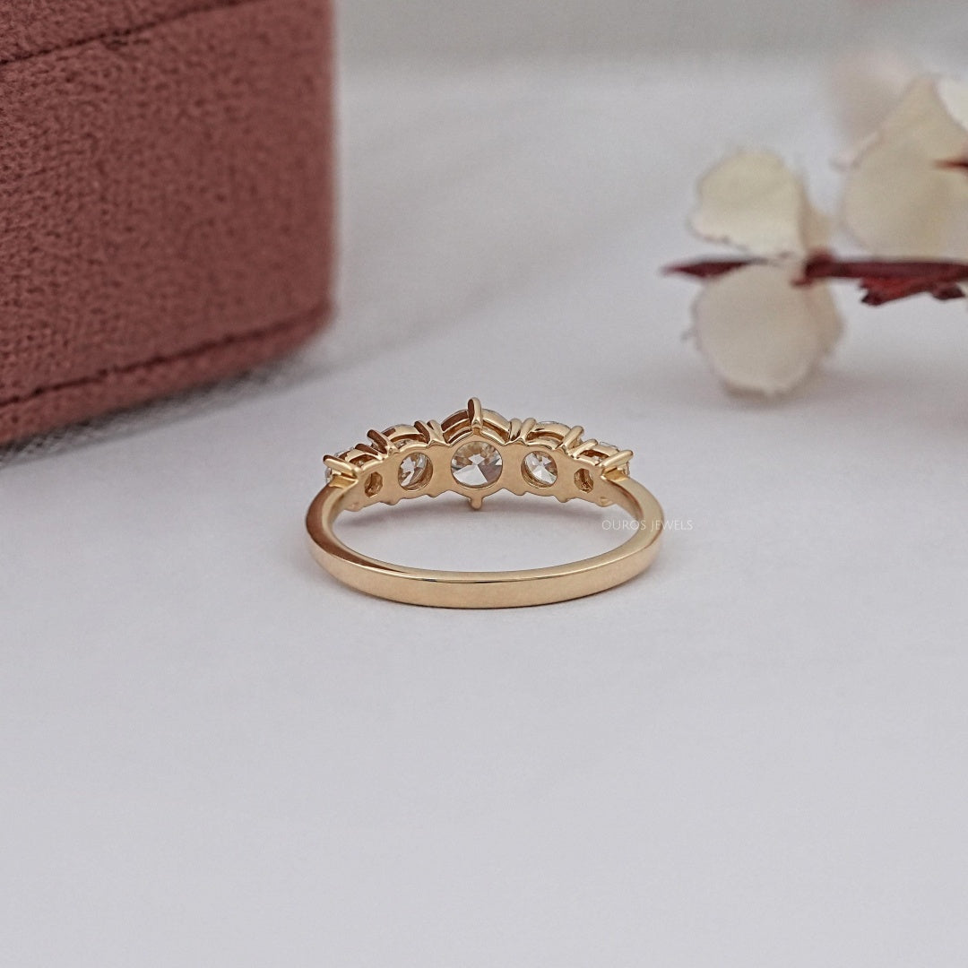 18K Gold Lab Grown Diamond CVD 3CT Round-Cut Five Stone Claw Prong Setting Engagement Ring For Her
