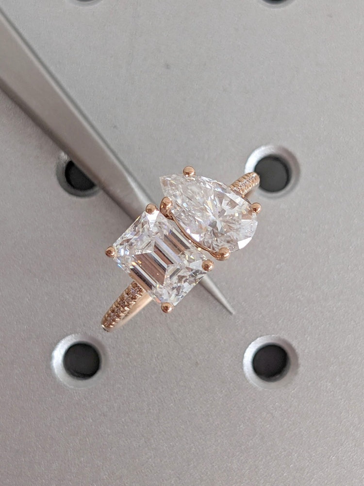 18k Gold Lab Grown Diamond CVD 2.5ct Ech Emerald & Pear Cut Vintage Toi Et Moi Rose Gold Engagement Ring