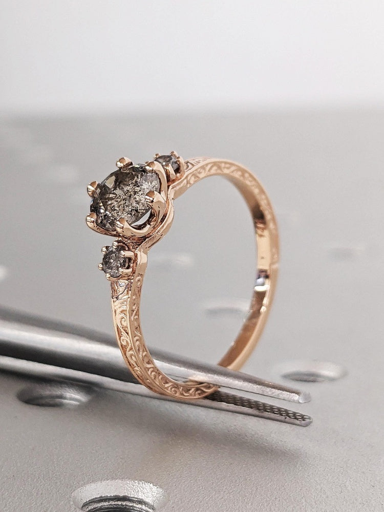 18k Gold Raw Salt and Pepper Diamond 1CT Round-Cut Multi Stone Galaxy Diamond Ring