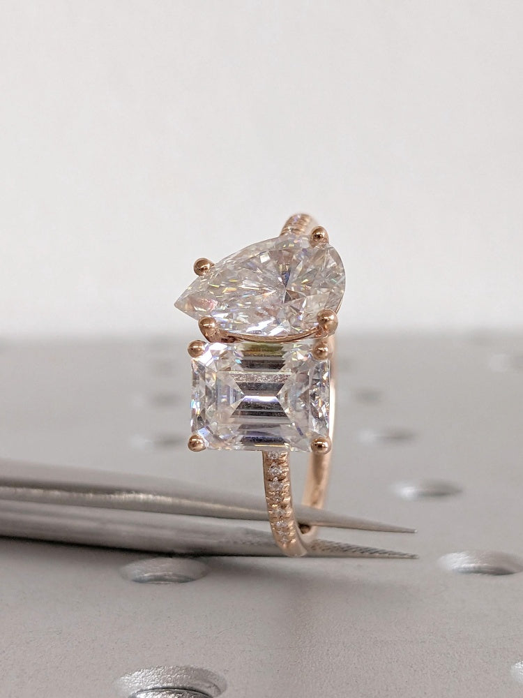 18k Gold Lab Grown Diamond CVD 2.5ct Ech Emerald & Pear Cut Vintage Toi Et Moi Rose Gold Engagement Ring