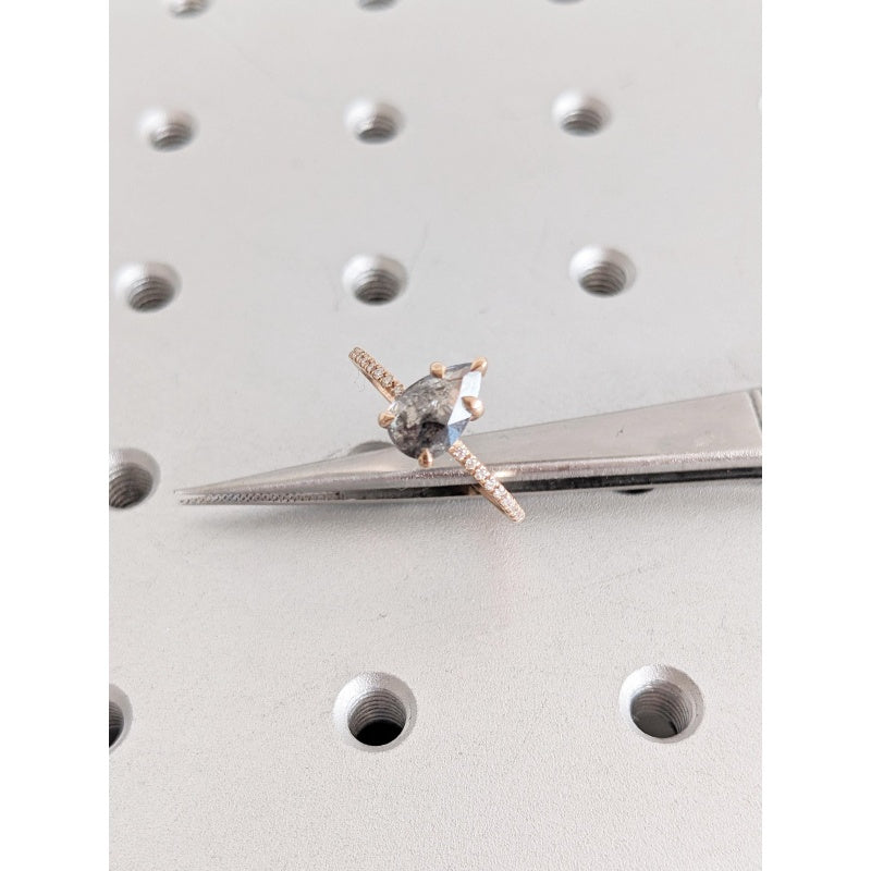 18k Gold Natural Salt Stone 1.5CT Pear-Cut Half Eternity Diamond Ring
