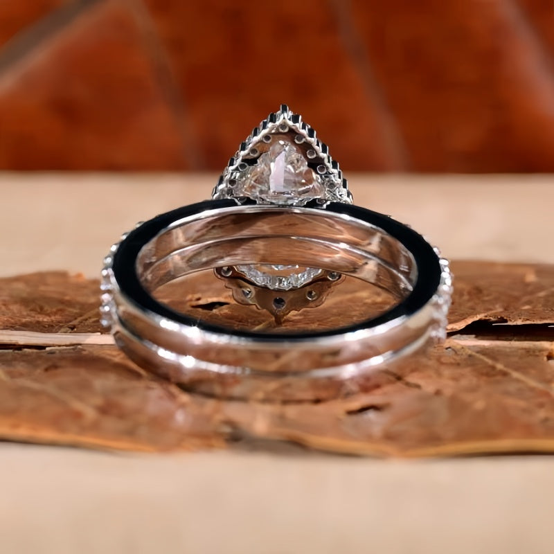 10K Gold Lab Grown Diamond CVD 1CT Pear-Cut Halo Engagement Ring Set
