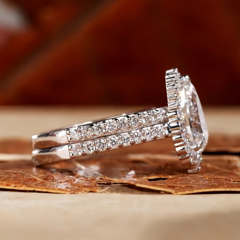 10K Gold Lab Grown Diamond CVD 1CT Pear-Cut Halo Engagement Ring Set