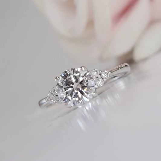 10K Gold Lab Grown Diamond CVD 1.5CT Round-Cut With Round Side Stones Engagement Ring