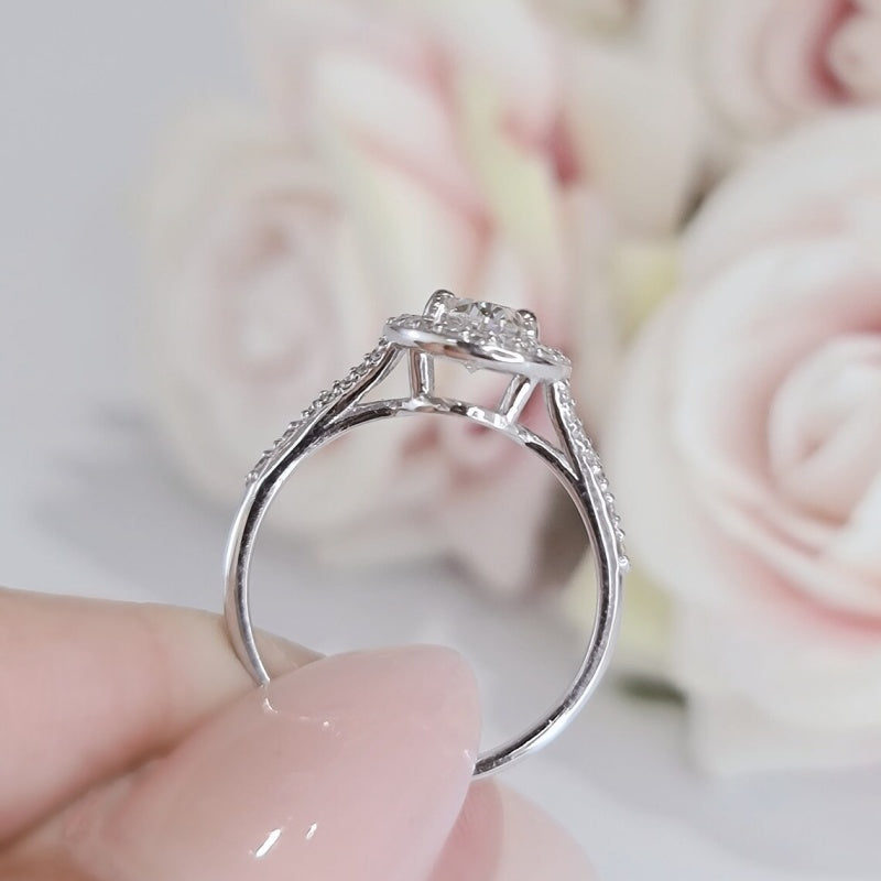 14K Gold Lab Grown Diamond CVD 2CT Oval-Cut Halo Surround V-shaped Engagement Ring